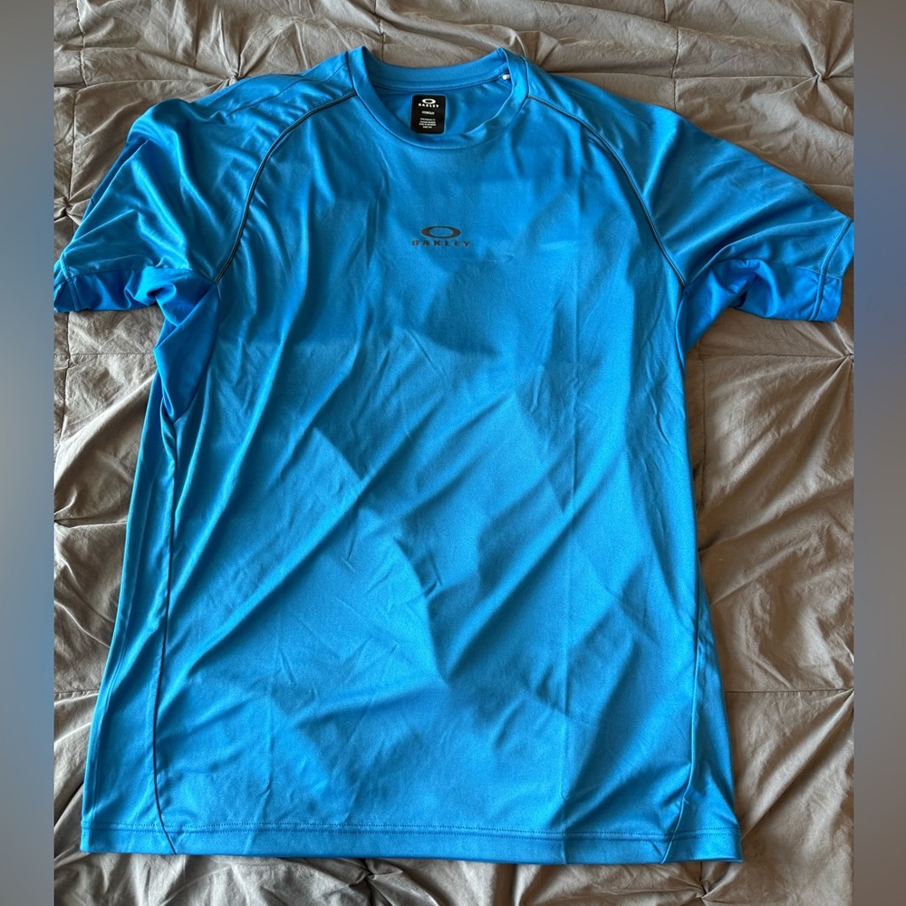 👉🏼Like New👈🏼 Men’s Oakley Hydrolix Blue Performance Fit Tee Size:XXL